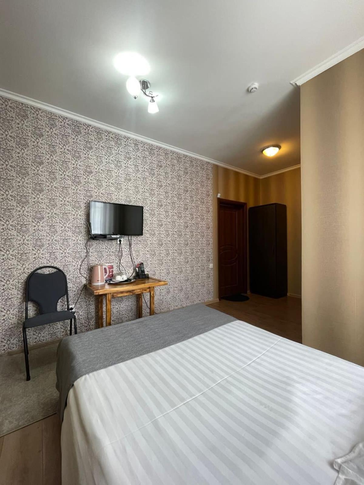 Vip Mini Hotel Semey Exterior foto